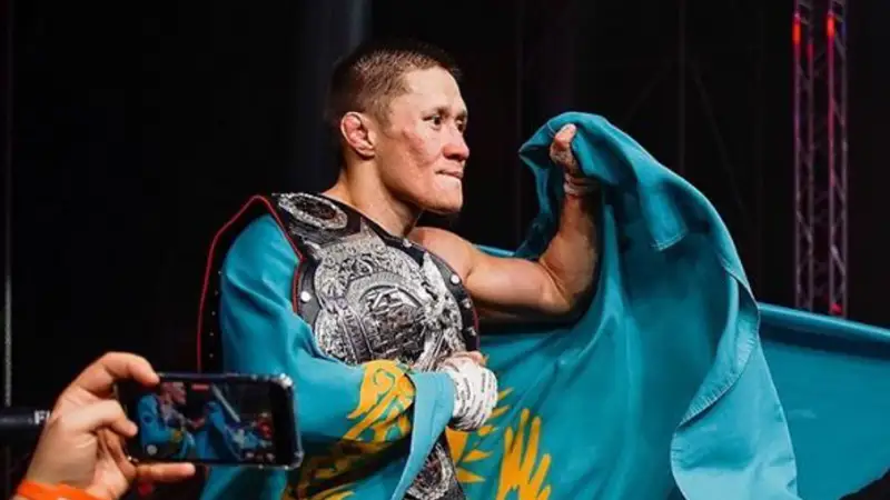 ەرەجەسىز جەكپە-جەك شەبەرى جالعاس جۇماعۇلوۆ جۋرناليستەرگە ەسكەرتۋ جاسادى