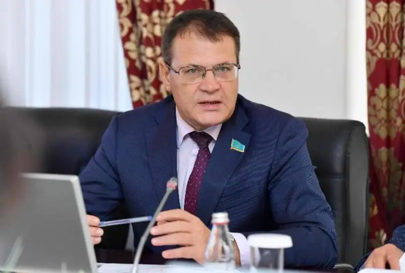 Сенатор Андрей Лукин встретился со столичными полицейскими