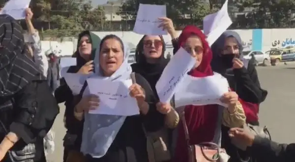 اۋعاندىق ايەلدەر تاعى دا شەرۋگە شىقتى