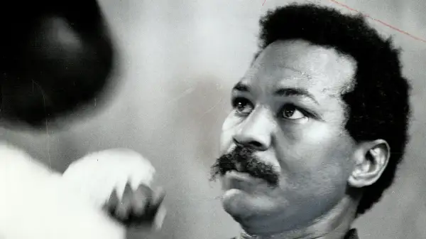 اتى اڭىزعا اينالعان بوكسشى ومىردەن ءوتتى