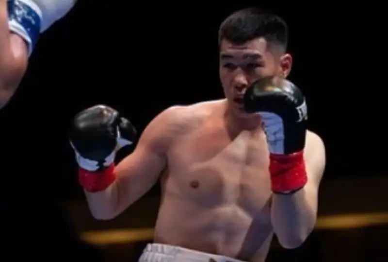 Чемпион мира из Казахстана получил дату следующего боя и соперника