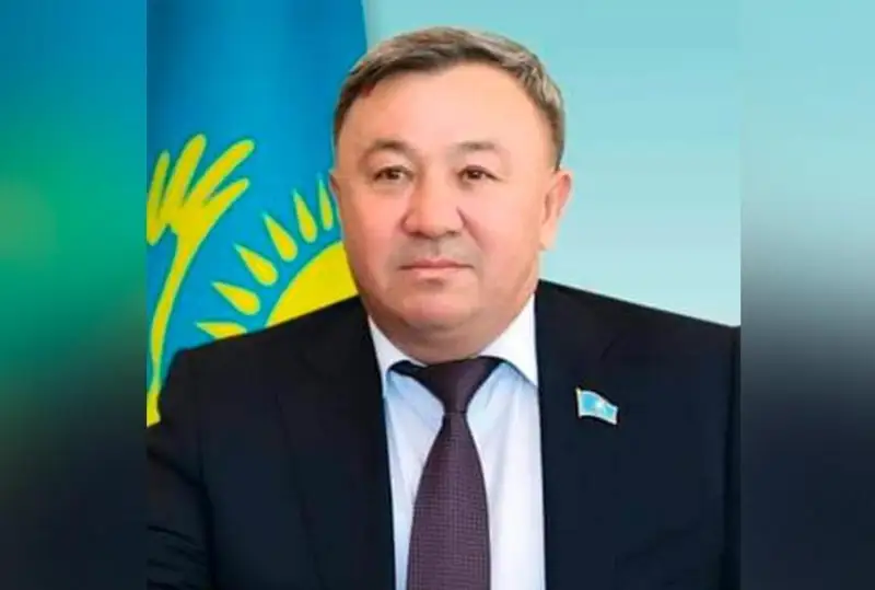 Депутат Сената Жанболат Жоргенбаев принес присягу