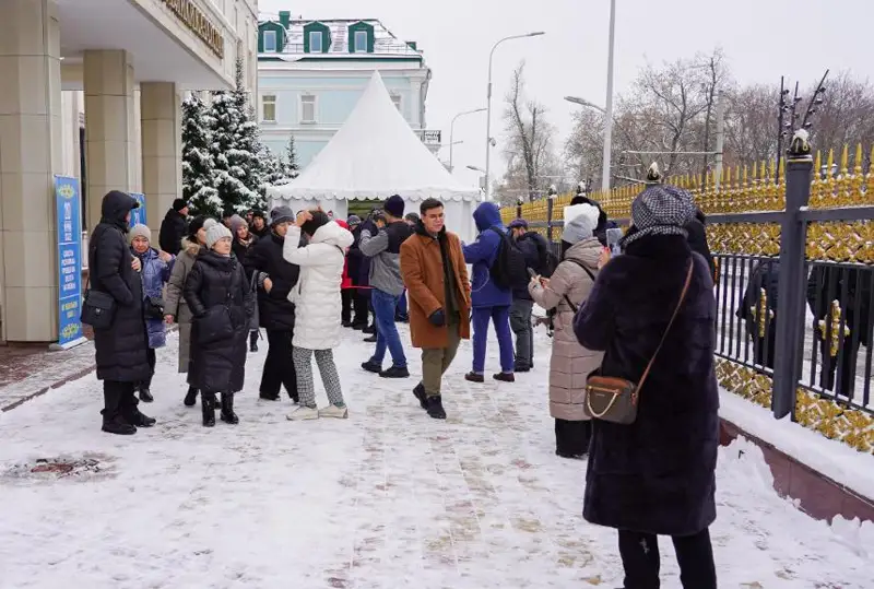 Казахстанцы активно голосуют на выборах Президента РК в Москве