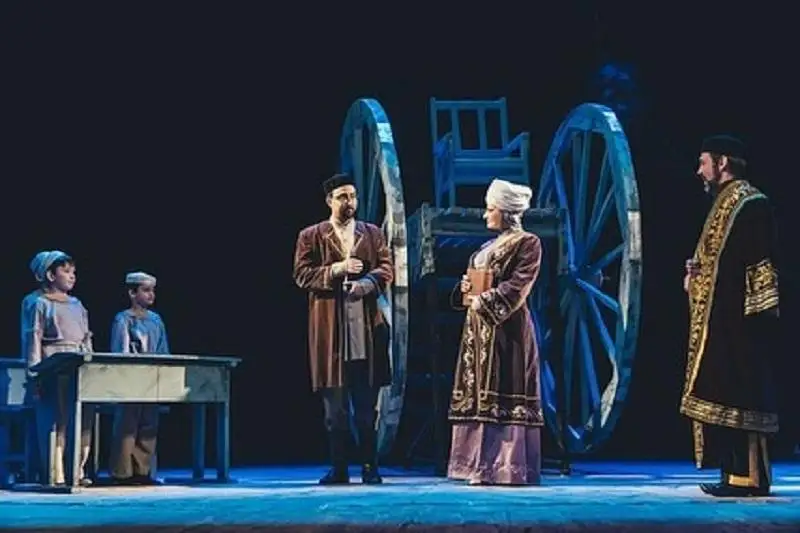 ورىس تەاترىندا «جاڭگىر حان» ساحنالاندى