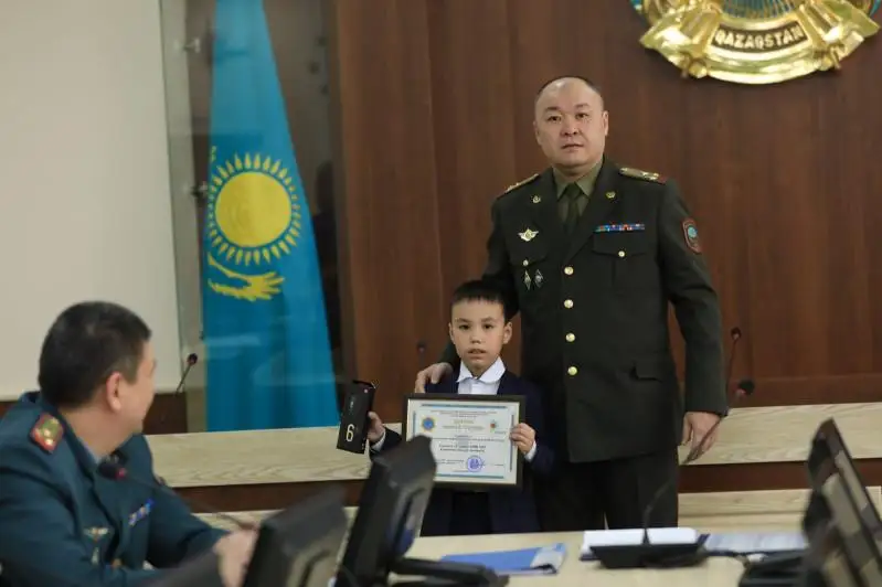 Год детей в РК: алматинские школьники получили ценные подарки от ДЧС