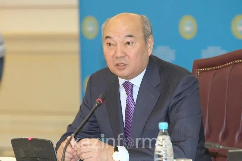 Сенатор прокомментировал переименование правящей партии Казахстана