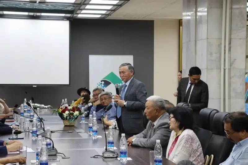 Творчество известного кыргызского скульптора отмечено государственной наградой Казахстана