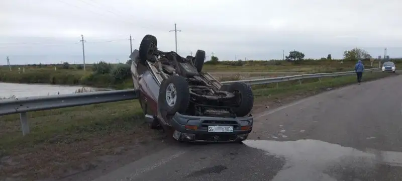 Petropavlda jol apatynda avtokólik aýdarylyp qaldy
