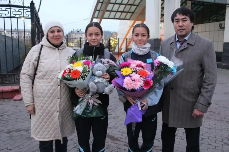 Завоевавших на чемпионате Азии по легкой атлетике медали спортсменов встретили в Астане