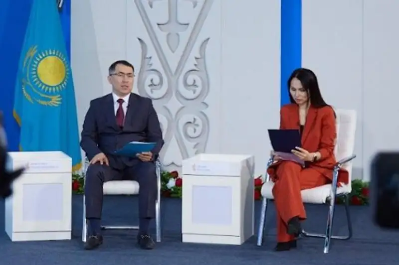 Обновлен состав большей части общественных советов в Казахстане