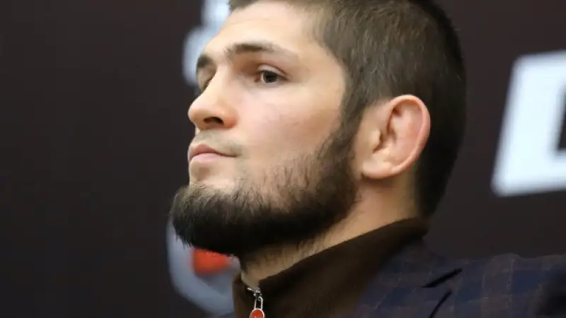 حابيب نۋرماگومەدوۆ الەمدەگى ەڭ مىقتى ءتورت بوكسشىنى اتادى