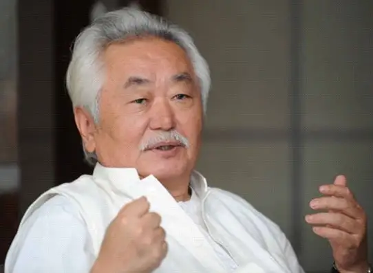 الەمدە «اباي جولى» سەكىلدى ەپوپەيا جوق - اناتولي كيم