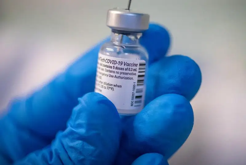 EO koronavırýsqa qarsy jańa Pfizer jáne Moderna vaktsınalaryn sertıfıkattady