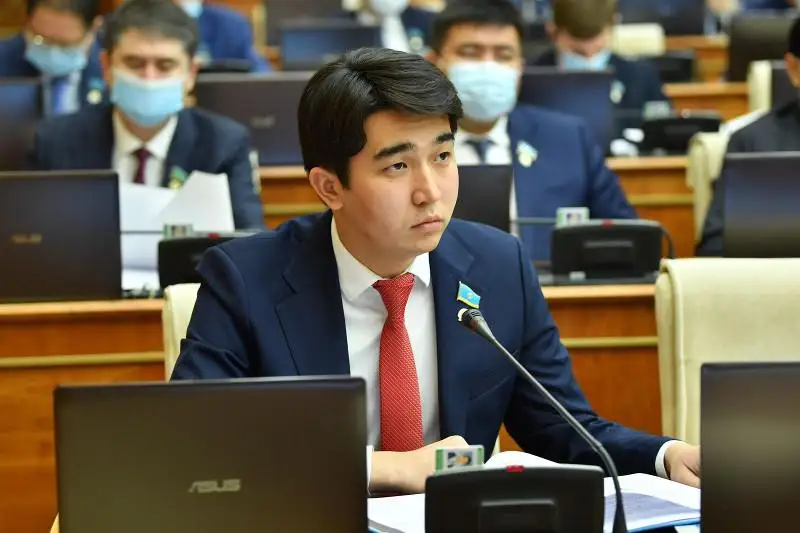 Введение 30% квоты для молодежи даст большой импульс для будущих избранников народа - Мади Ахметов