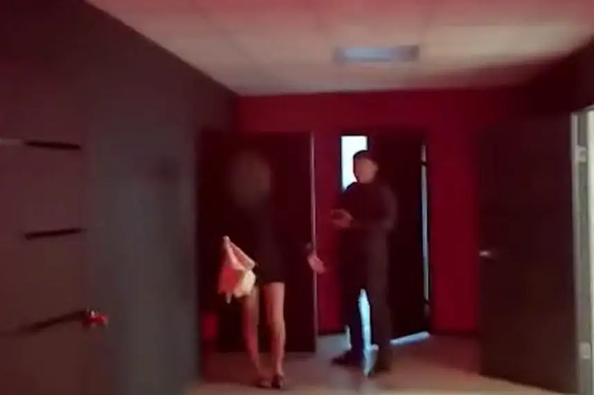 Транни өз мүшесін сорып алады