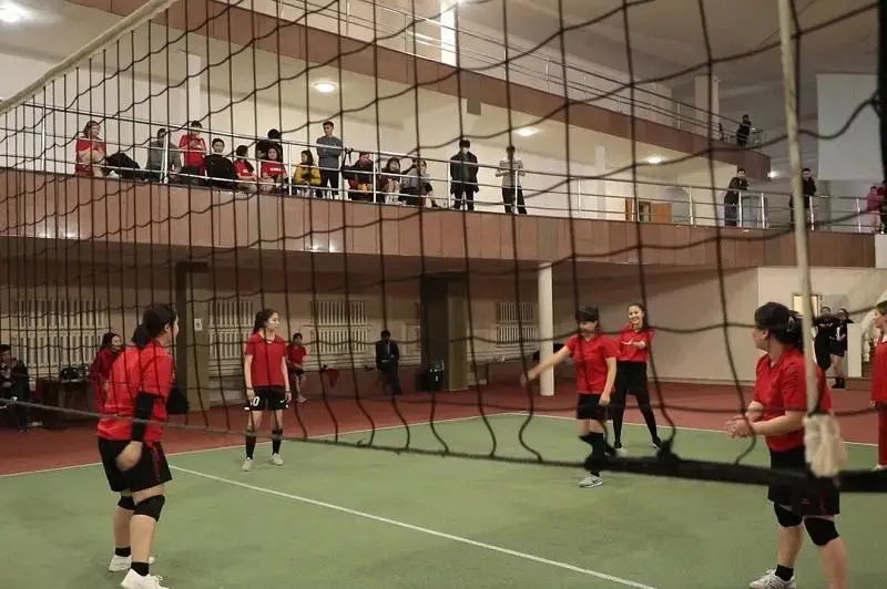 В столице прошел турнир по волейболу среди женских команд СМИ