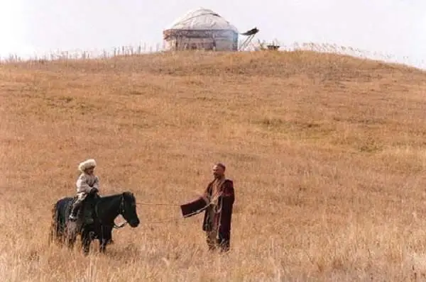 اكە پارىزى قالاي وتەلەدى؟