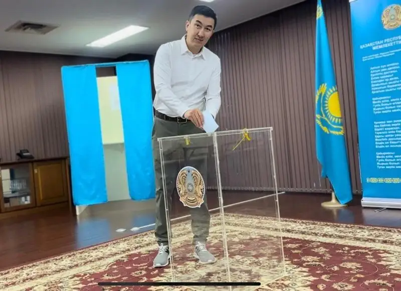Токио мен Сеулден алғаш болып  қазақстандық кәсіпкерлер Сырымбек Тау мен Юрий Цой дауыс берді