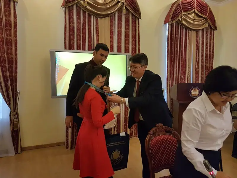 Мәскеуде қазақ тілі олимпиадасының жеңімпаздары марапатталды
