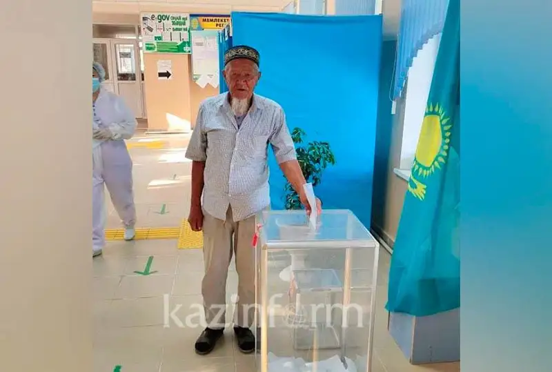 85 jastaǵy qarııa referendýmǵa kelip, bata berdi