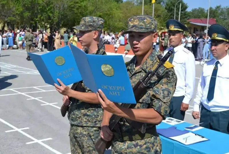 Qaraǵandyda Ulttyq ulannyń áskerı bólimine 400 jas sarbaz qabyldandy