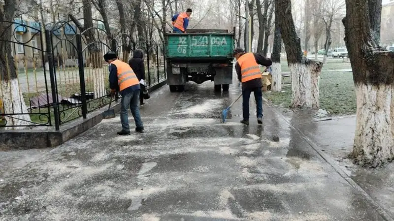 В круглосуточном режиме работают коммунальные службы в Таразе