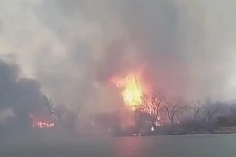 Несколько дачных обществ горят в Петропавловске