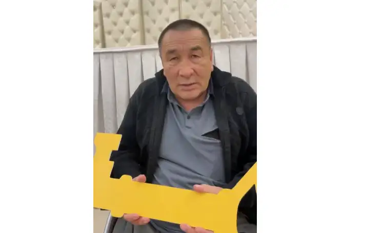 Трёхкомнатный дом подарили малообеспеченной семье в Караганде