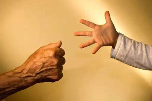بيولوگيالىق كارىلىكپەن كۇرەسەتىن ەمحانا جۇمىسىن باستايدى