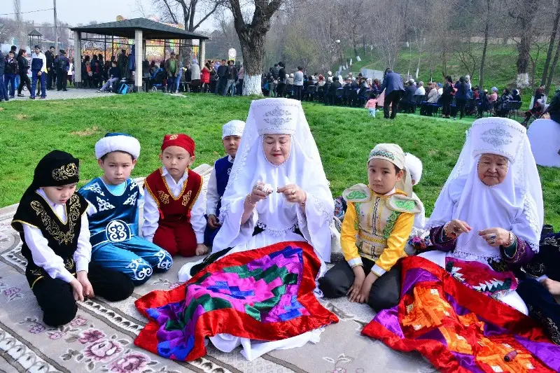 Шымкенттің балалары шомылу маусымын бастап жіберді