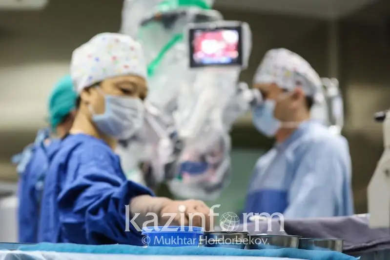 قازاقستاندىق دارىگەرلەر ءتىل وبىرىنا العاش رەت ءساتتى وتا جاسادى