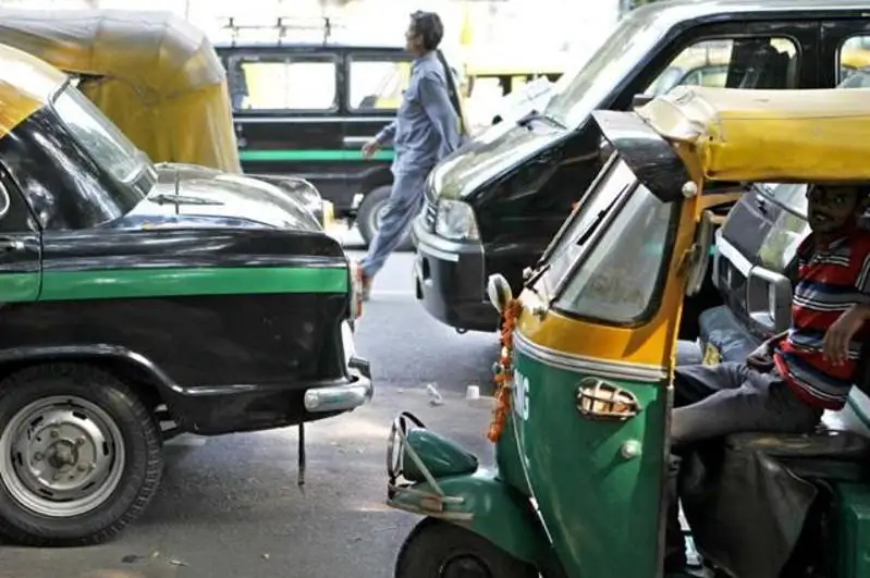 Повышение цен на бензин и газ ведет к забастовке в Индии