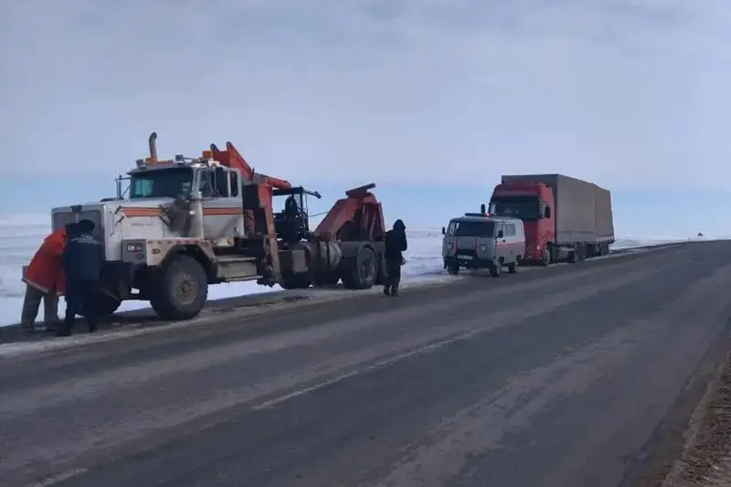 40-тонная фура слетела в кювет на трассе «Самара-Шымкент»