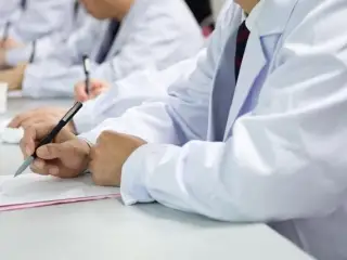 نۇرتورە ءجۇسىپ دارىگەرلەر قاتەلىگى ماسەلەسىن كوتەردى