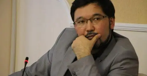 ۇلاربەك نۇرعالىم ۇلى.ادەبيەتكە سەنەتىن كەز