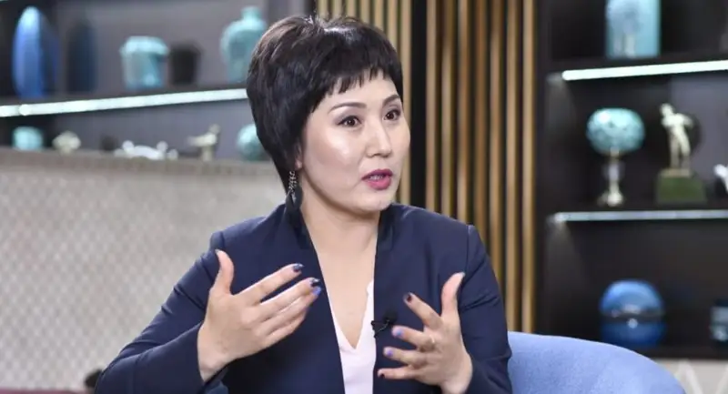 «ادام دەرتكە شالدىعادى»: پسيحولوگ جۇمىستاعى كۇيزەلىستىڭ نەسىمەن قاۋىپتى ەكەنىن ايتتى