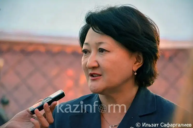 بۇل دۇرىس ەمەس - اقتوتى رايىمقۇلوۆا قارجى پيراميداسىن جارنامالاعان جۇلدىزدار جايلى