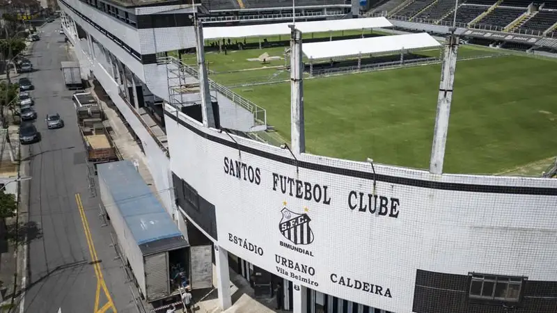 Клуб «Сантос» временно выведет из обращения игровой номер Пеле