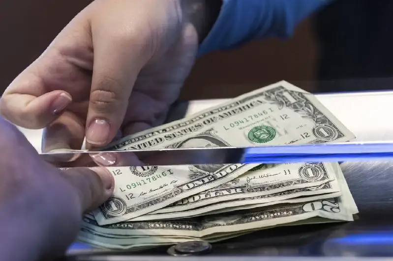 Откуда казахстанцам отправляют деньги