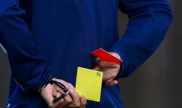 ەۋروپادا سارى قاعاز ءۇشىن فۋتبولشىنى الاڭنان ۋاقىتشا قۋاتىن بولادى