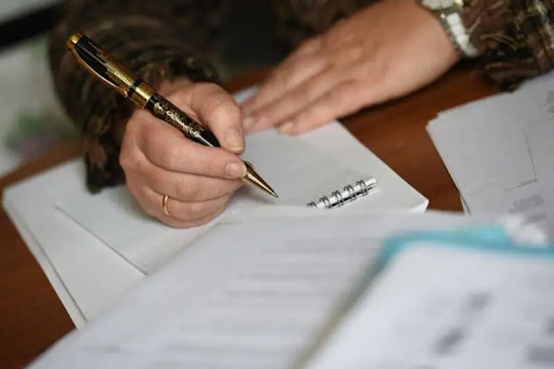 ۆيسە- مينيستر 30 جاستان اسقان ستۋدەنتتەر جايىندا: ج و و- عا ديپلوم ءۇشىن بارادى
