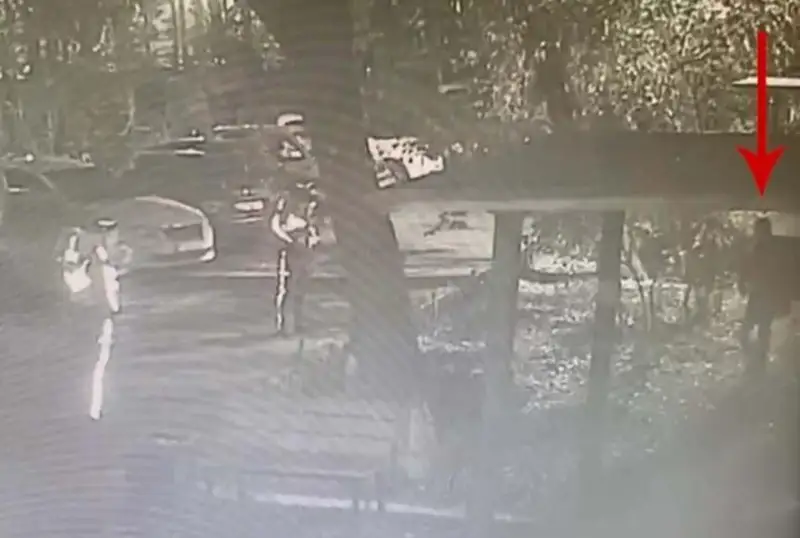 Выбежавший из подъезда грабитель попался в руки столичных полицейских