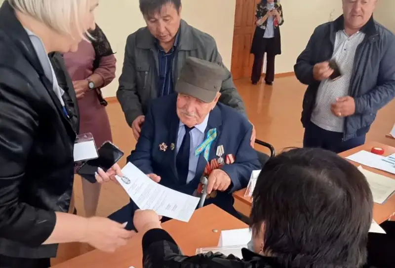 Maıdanger úıde daýys berý quqyǵynan bas tartyp, referendým ýchaskesine keldi