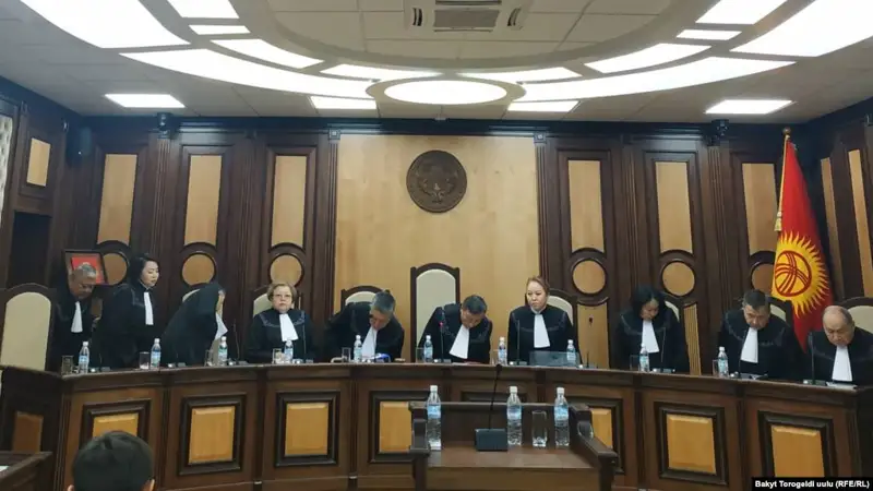 اتامبايەۆتى ەكس- پرەزيدەنت مارتەبەسىنەن ايىرۋدىڭ زاڭدىلىعى قارالىپ جاتىر