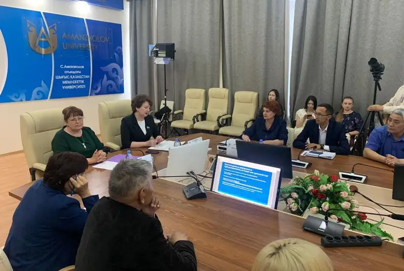 Изменения в Конституцию объяснила сенатор Булавкина жителям Усть-Каменогорска