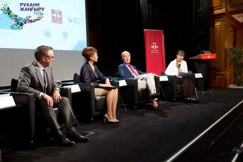 قازاق ادەبيەتى مادريد جۇرتشىلىعىنا تانىستىرىلدى