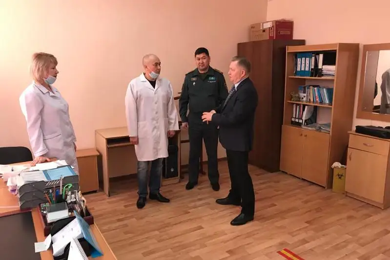 Сенатор Сергей Ершов посетил военные учреждения Карагандинской области
