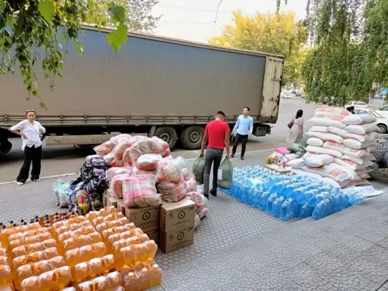 ShQO-da Qostanaıda órtten zardap shekkenderge 35 tonna gýmanıtarlyq kómek jınaldy