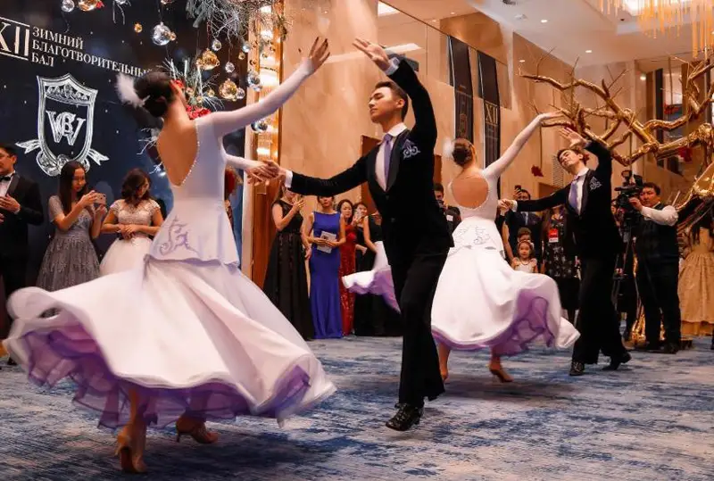 Возможность обучаться и поддержка талантливых - как Зимний бал помогает казахстанским детям