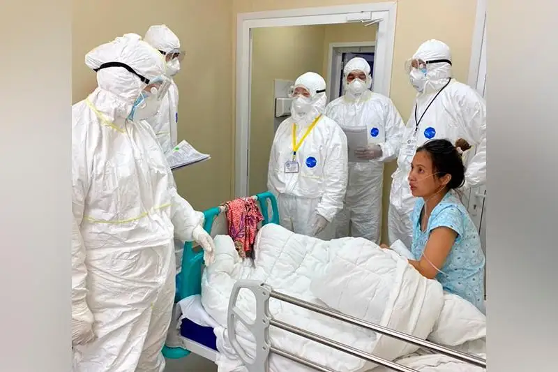 ۆيتسە-ءمينيستر اتىراۋدا 105 جۇكتى ايەل كوروناۆيرۋستان ەمدەلىپ جاتقان ستاتسيونارعا باردى - فوتو